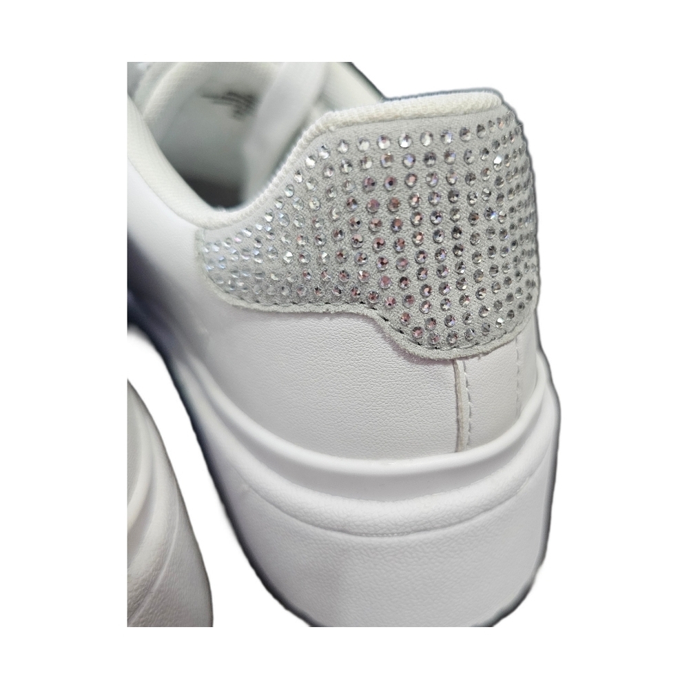 GBG Los Angeles Rhinestone White Sneakers Size 9.5 NWT - Picture 4 of 6